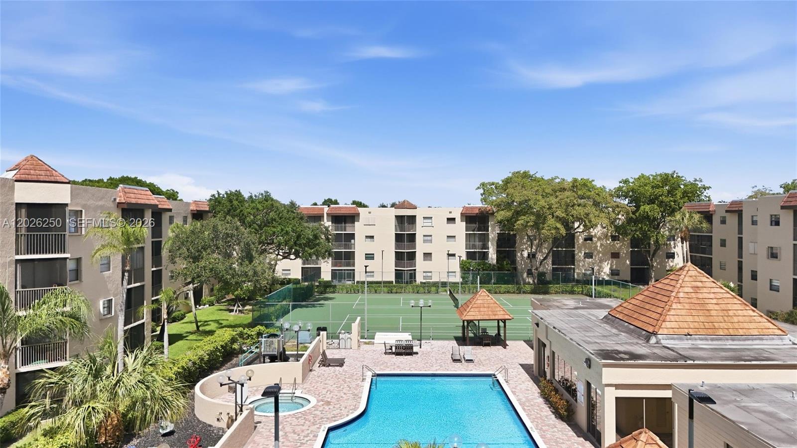 PLANTATION RACQUET CLUB - Residential