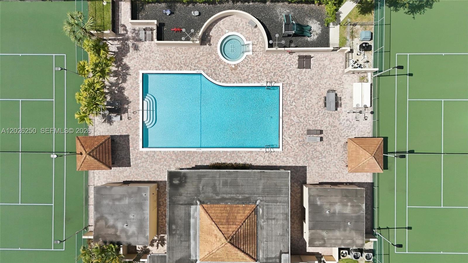 PLANTATION RACQUET CLUB - Residential