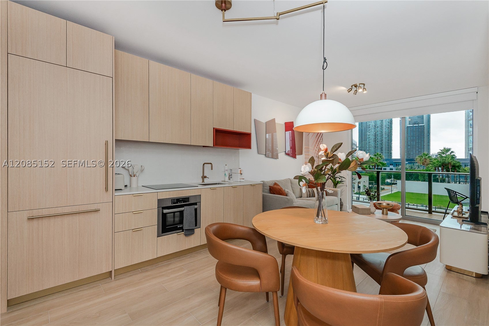 90 NE 32nd St 808