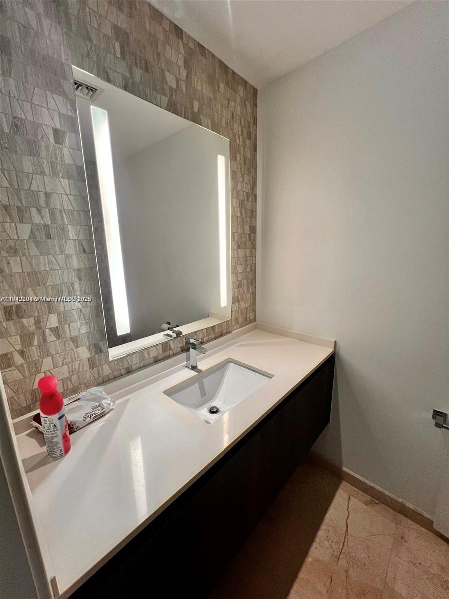 RISE CONDO - Residential Lease