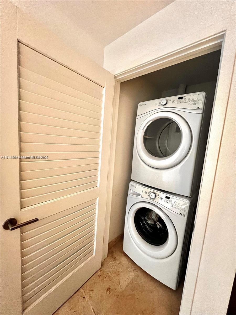 RISE CONDO - Residential Lease