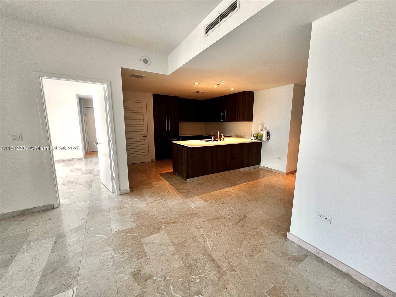 88 SW 7th St 803