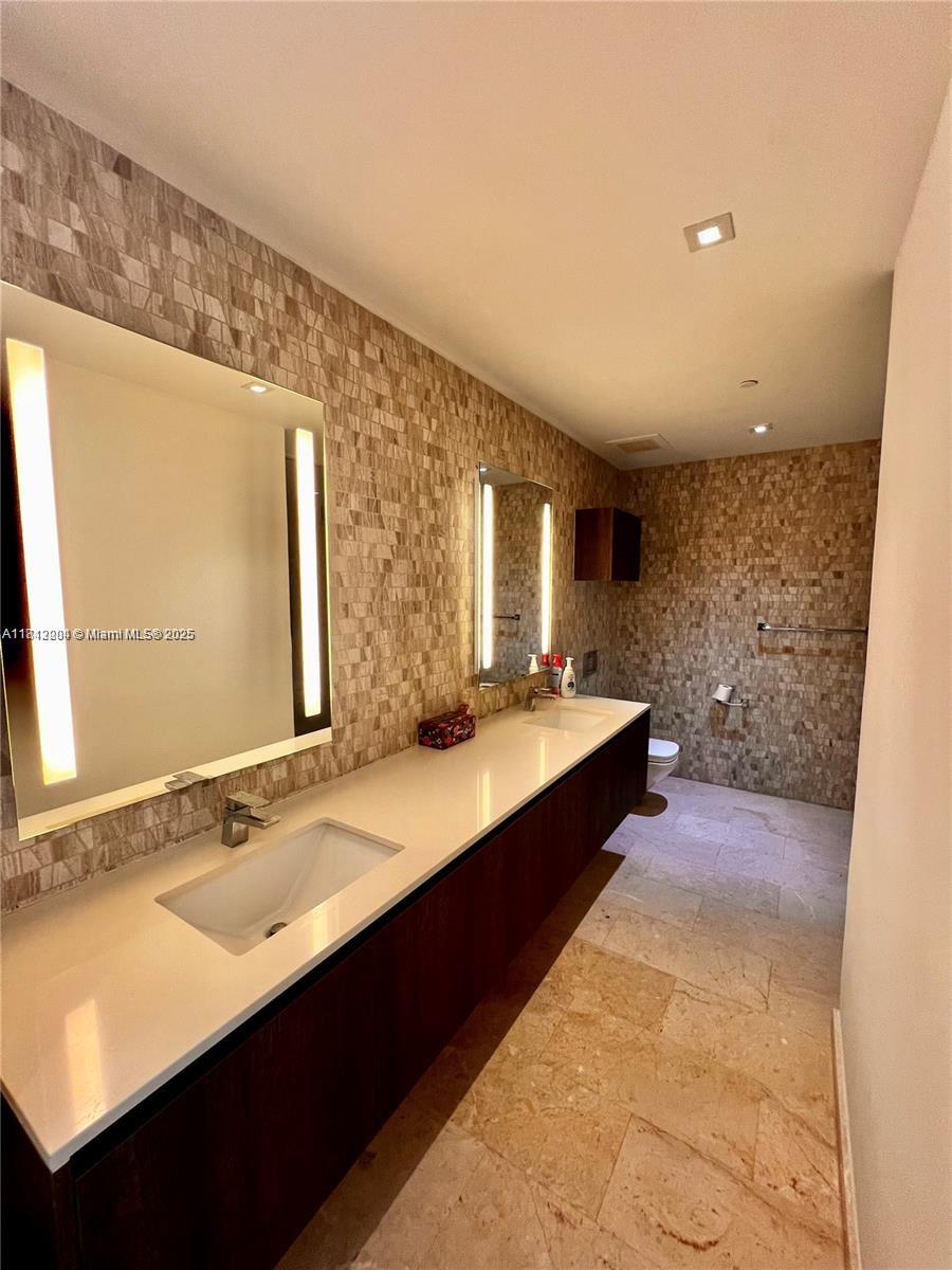 RISE CONDO - Residential Lease