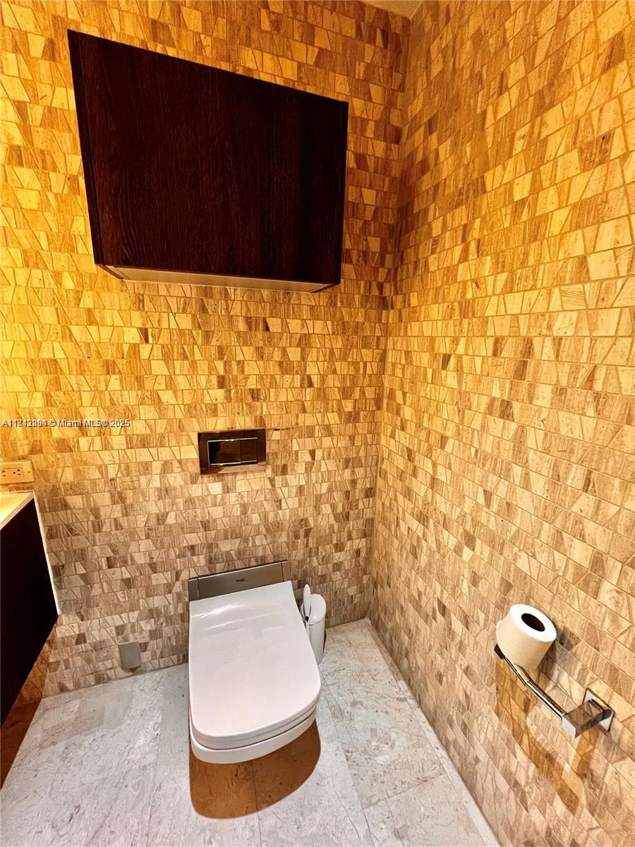 RISE CONDO - Residential Lease