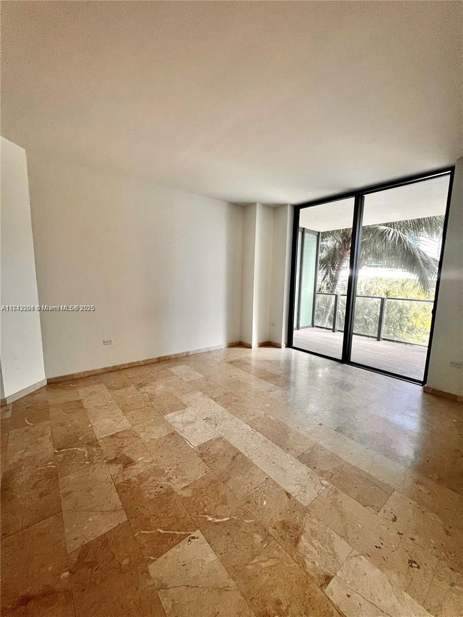 88 SW 7th St 803