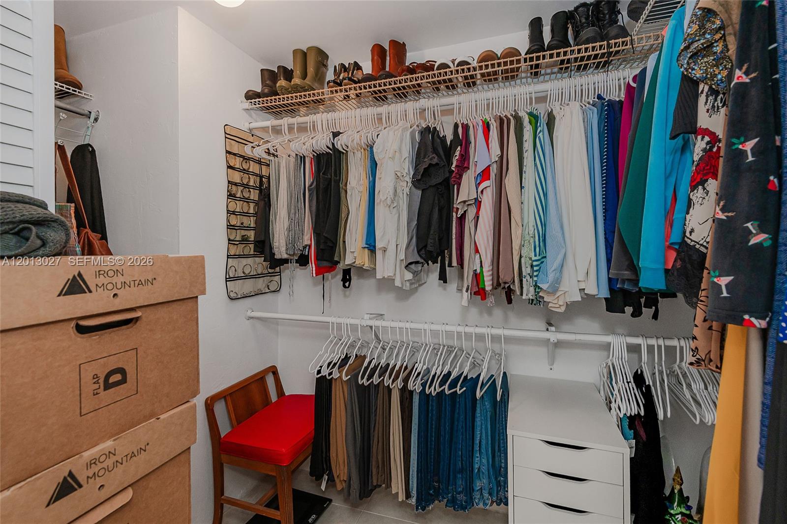CHARTER CLUB CONDO - Residential Lease