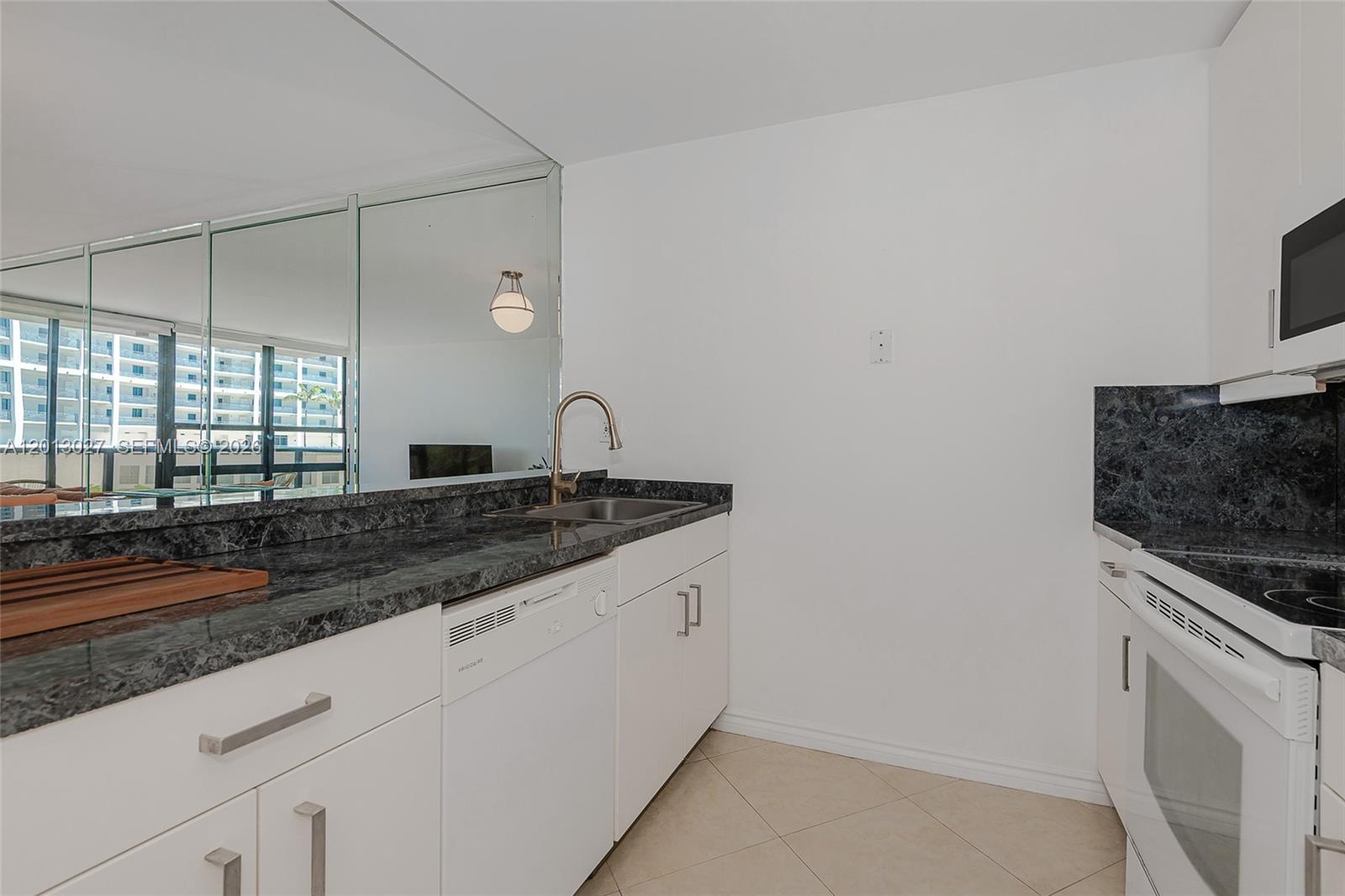 CHARTER CLUB CONDO - Residential Lease