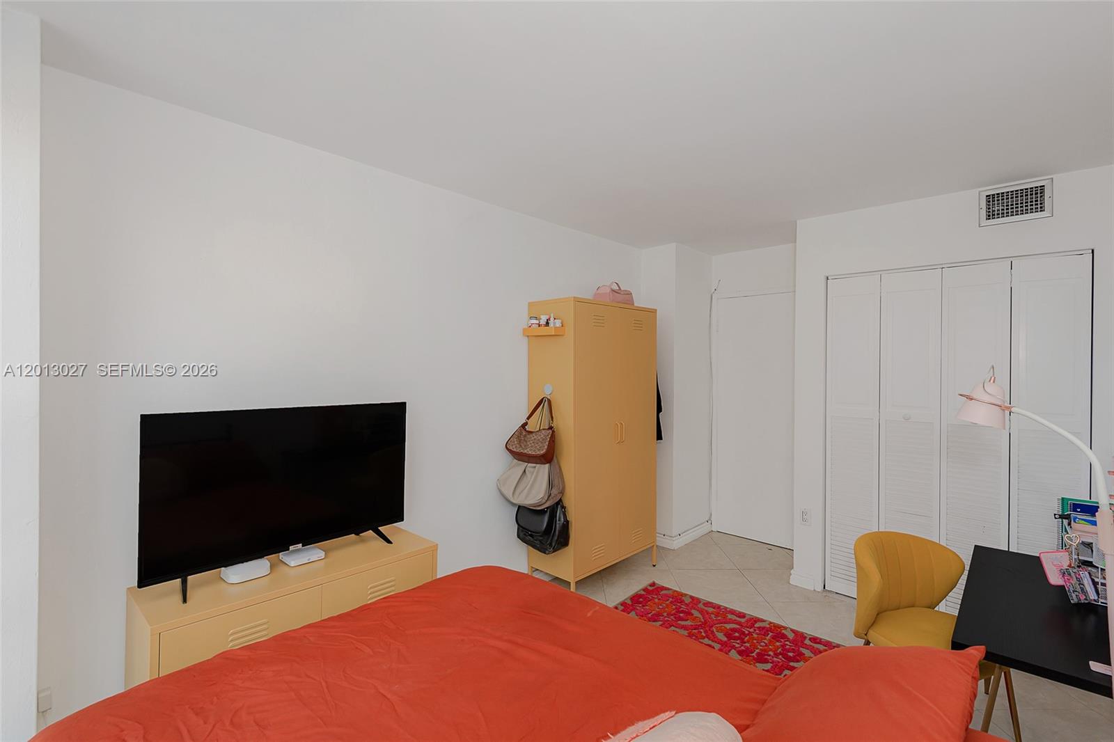 CHARTER CLUB CONDO - Residential Lease