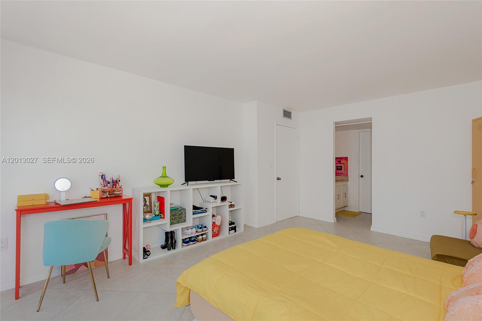 CHARTER CLUB CONDO - Residential Lease