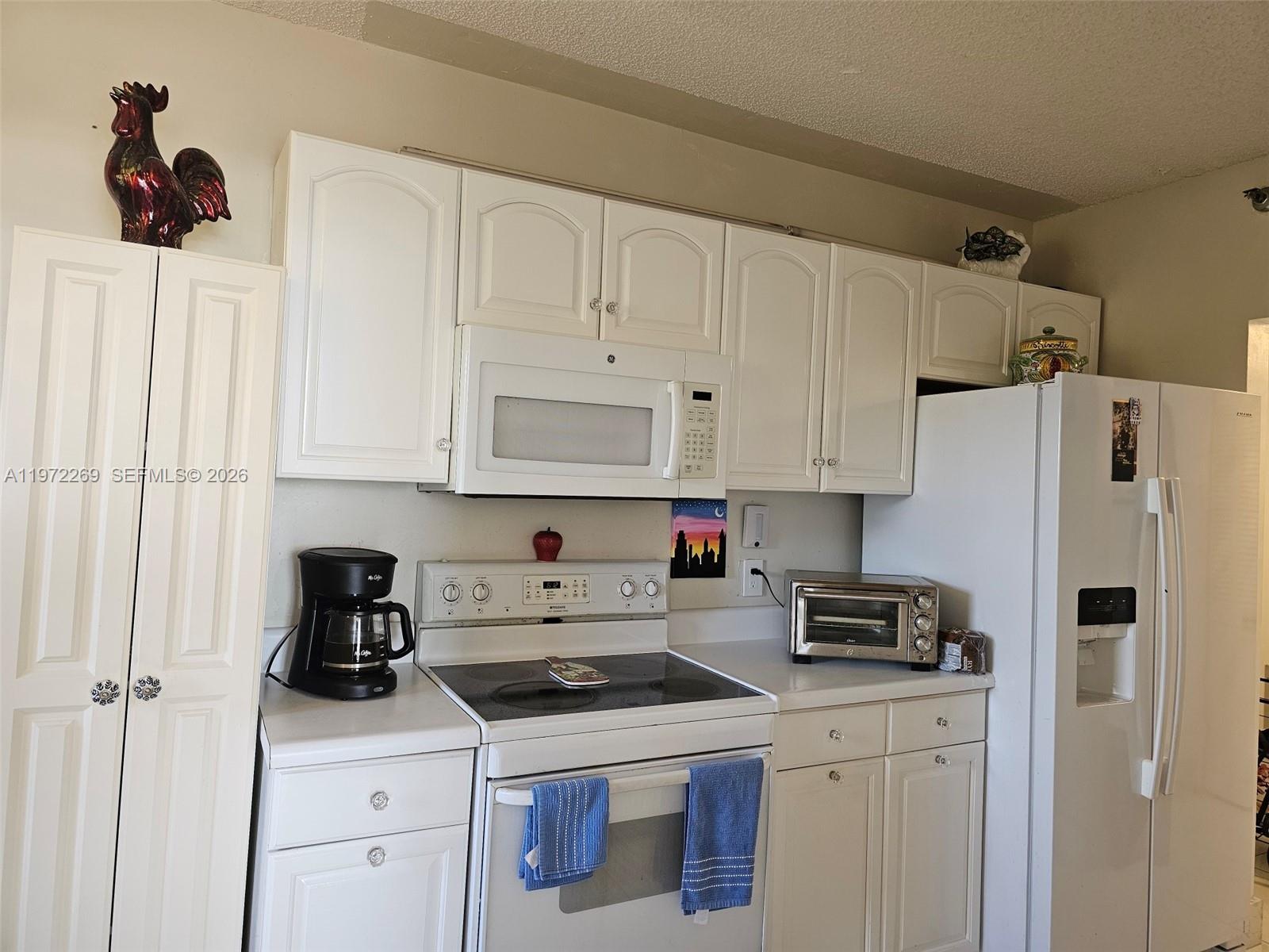 HILLCREST EAST NO 27 COND - Residential