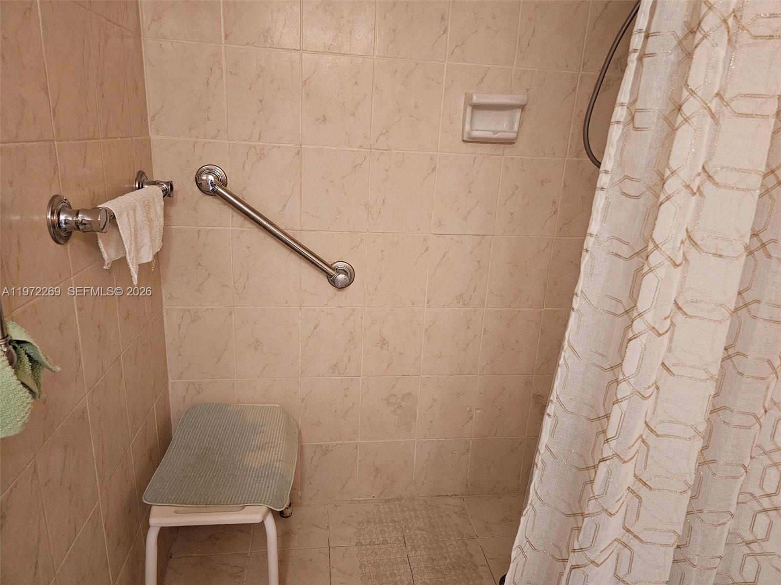 HILLCREST EAST NO 27 COND - Residential