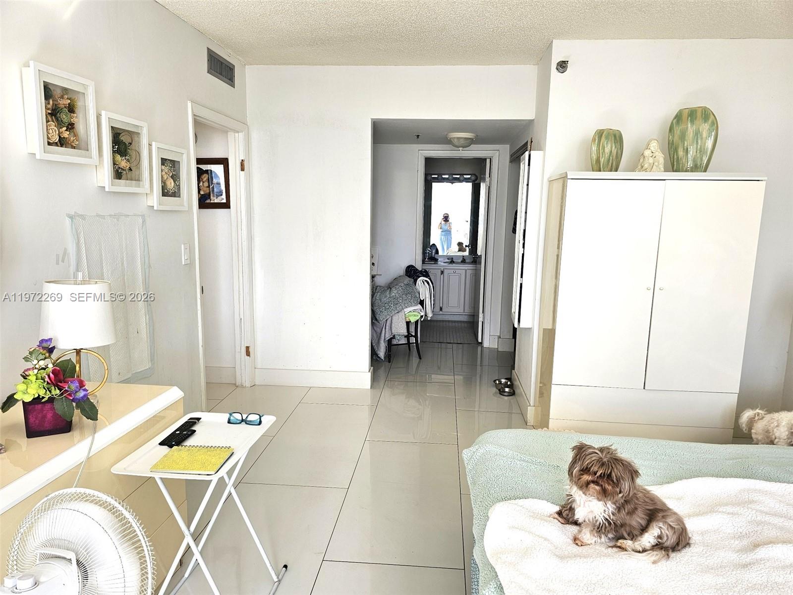 HILLCREST EAST NO 27 COND - Residential