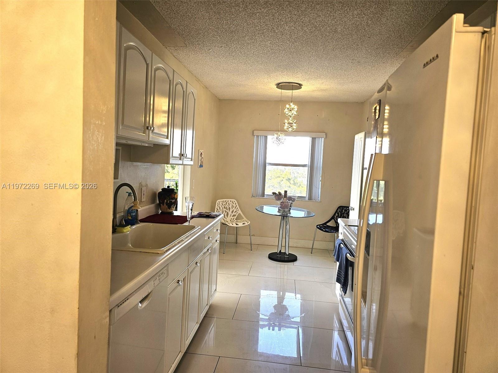 HILLCREST EAST NO 27 COND - Residential