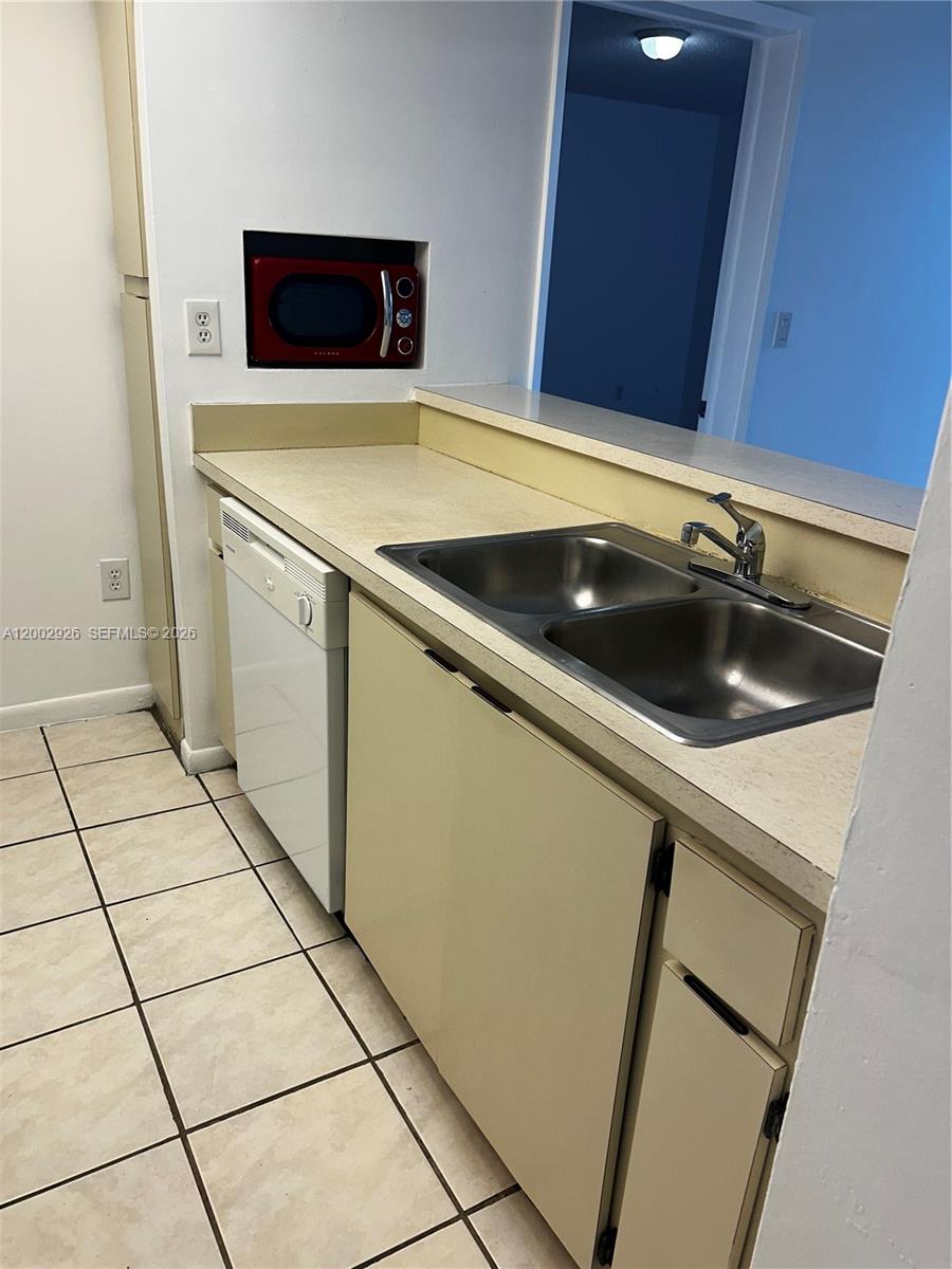 6955 NW 186th St F407