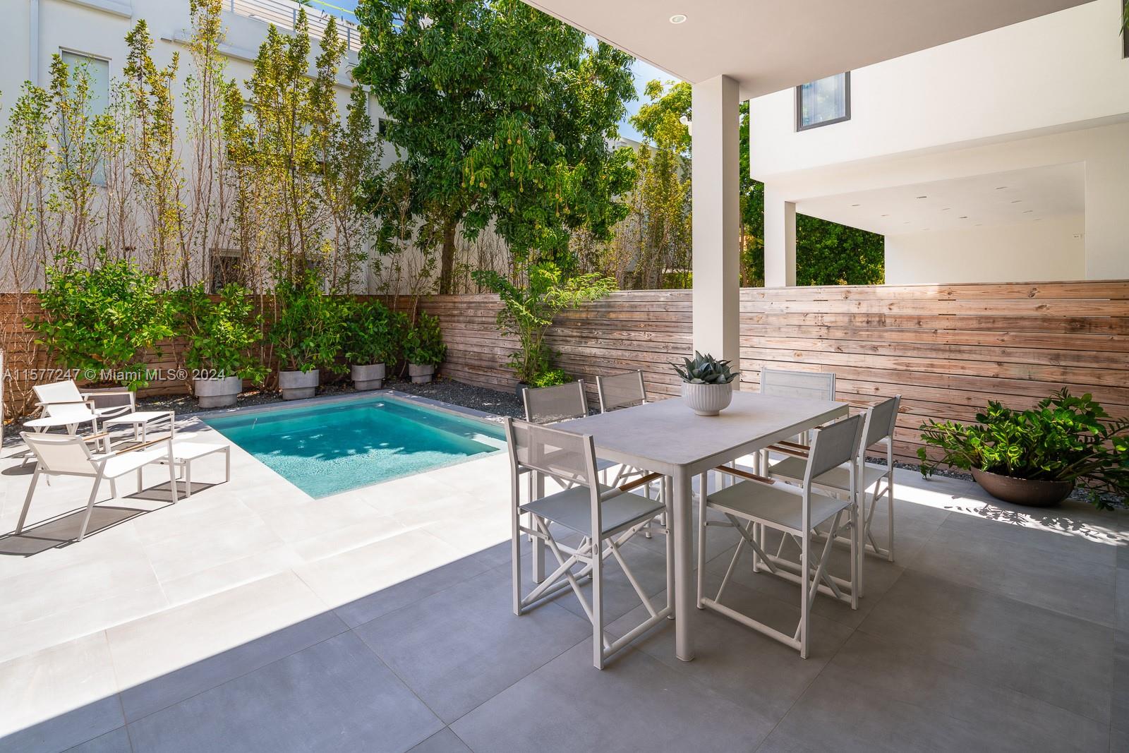 Palm Terrace - Residential