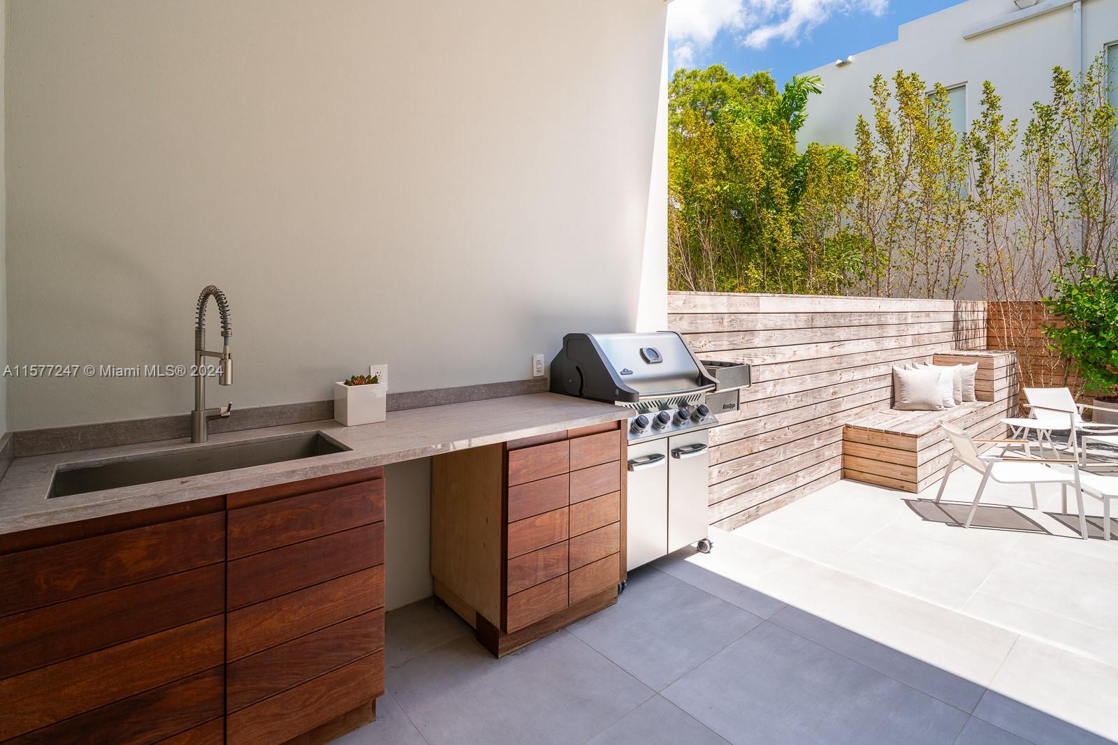 Palm Terrace - Residential