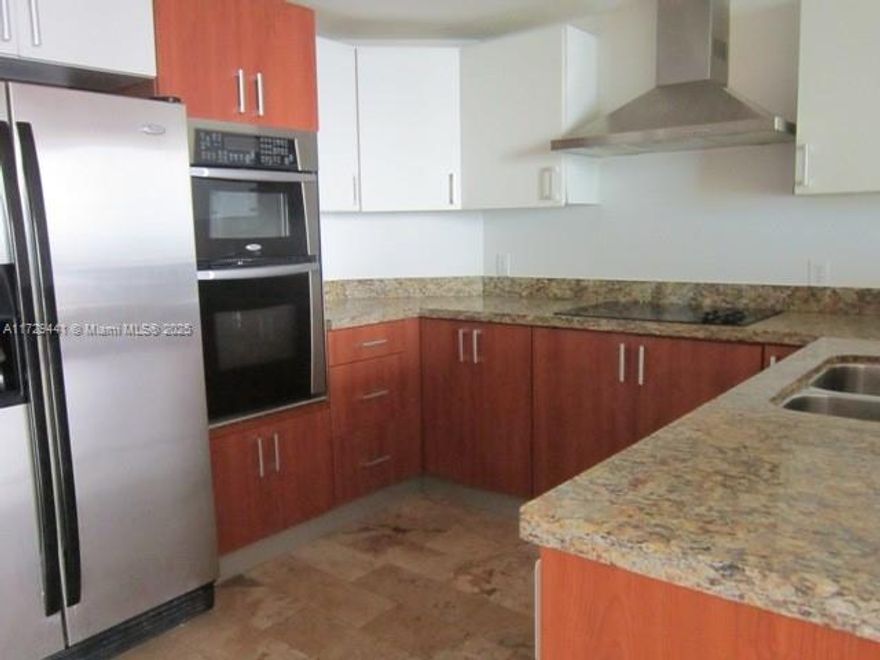 Spacious high-floor 1 bed / 1 bath condo featuring a large covered balcony ideal for entertaining. Enjoy an open kitchen layout, walk-in closets, and stunning west-facing views of the Brickell skyline. Conveniently located just steps from Brickell's finest dining, shopping, Brickell City Centre, Mary Brickell Village, the Metrorail, and more.
This boutique-style condominium offers 24/7 security, a heated pool, an expansive outdoor area for events, a fitness center with lockers, steam room, sauna, showers, and valet parking. The building is well-maintained with low HOA fees. Currently rented to a long-term tenant at $2,430 per month through November 2025.