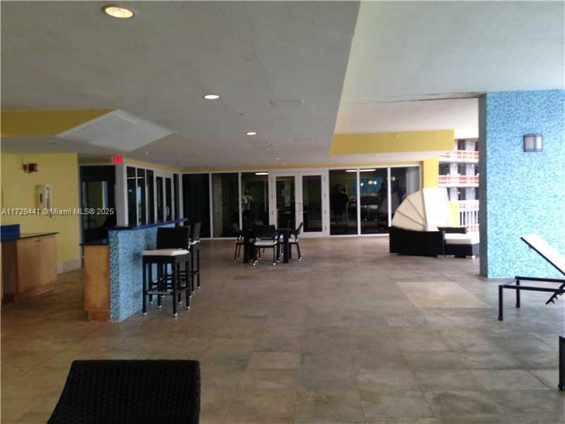 THE SAIL CONDO - Residential