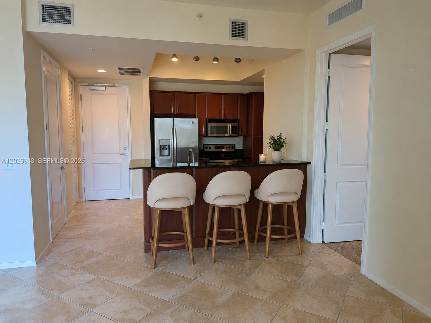 403 S Sapodilla Ave 803