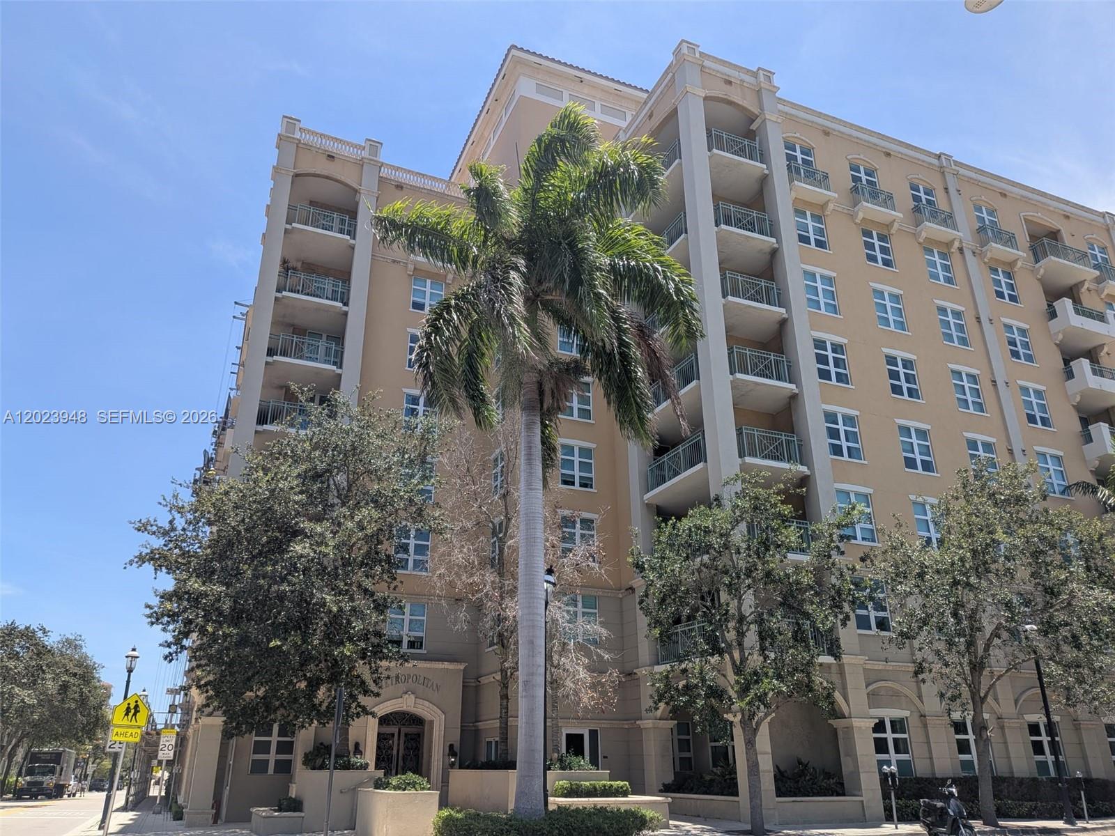 METROPOLITAN CONDO - Residential