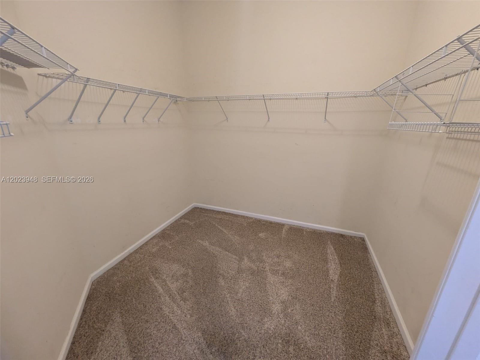METROPOLITAN CONDO - Residential