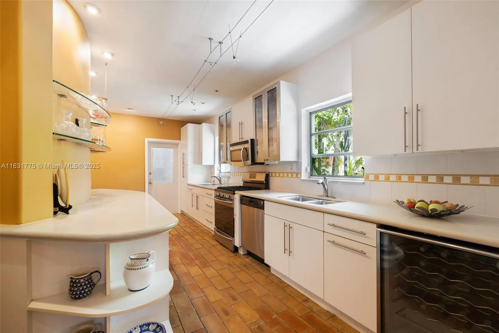 Miami Beach, Florida 33140, United States, 6 Bedrooms Bedrooms, ,5 BathroomsBathrooms,Residential,Active,48049