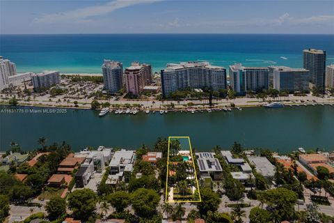 5215 Pine Tree Dr Miami Beach FL 33140