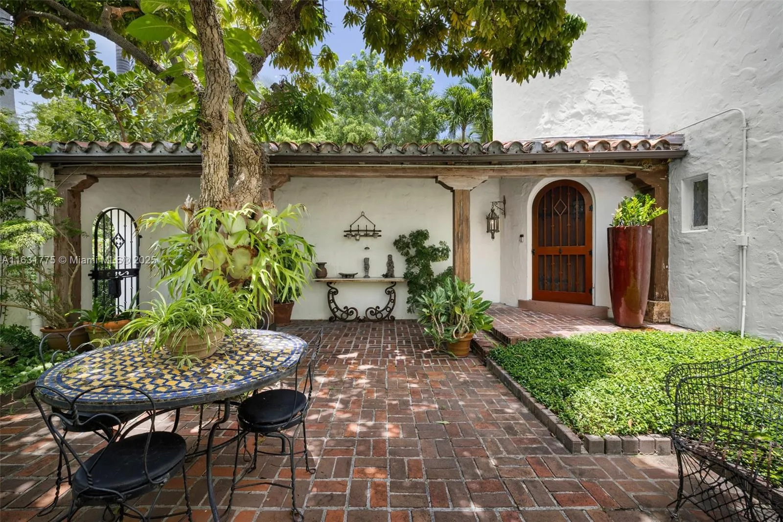 Miami Beach, Florida 33140, United States, 6 Bedrooms Bedrooms, ,5 BathroomsBathrooms,Residential,Active,48049