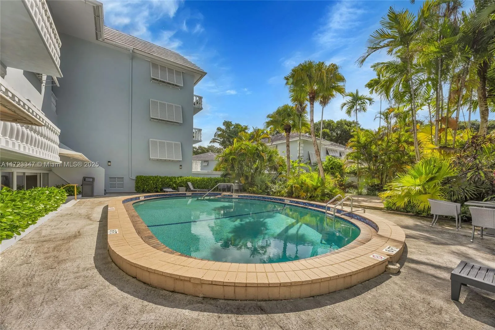 Coral Gables, Florida 33146, United States, 2 Bedrooms Bedrooms, ,2 BathroomsBathrooms,Residential,Pending,19554