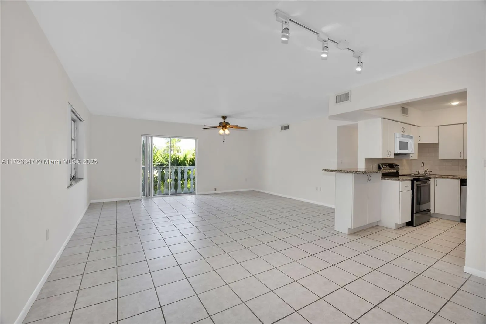 Coral Gables, Florida 33146, United States, 2 Bedrooms Bedrooms, ,2 BathroomsBathrooms,Residential,Pending,19554