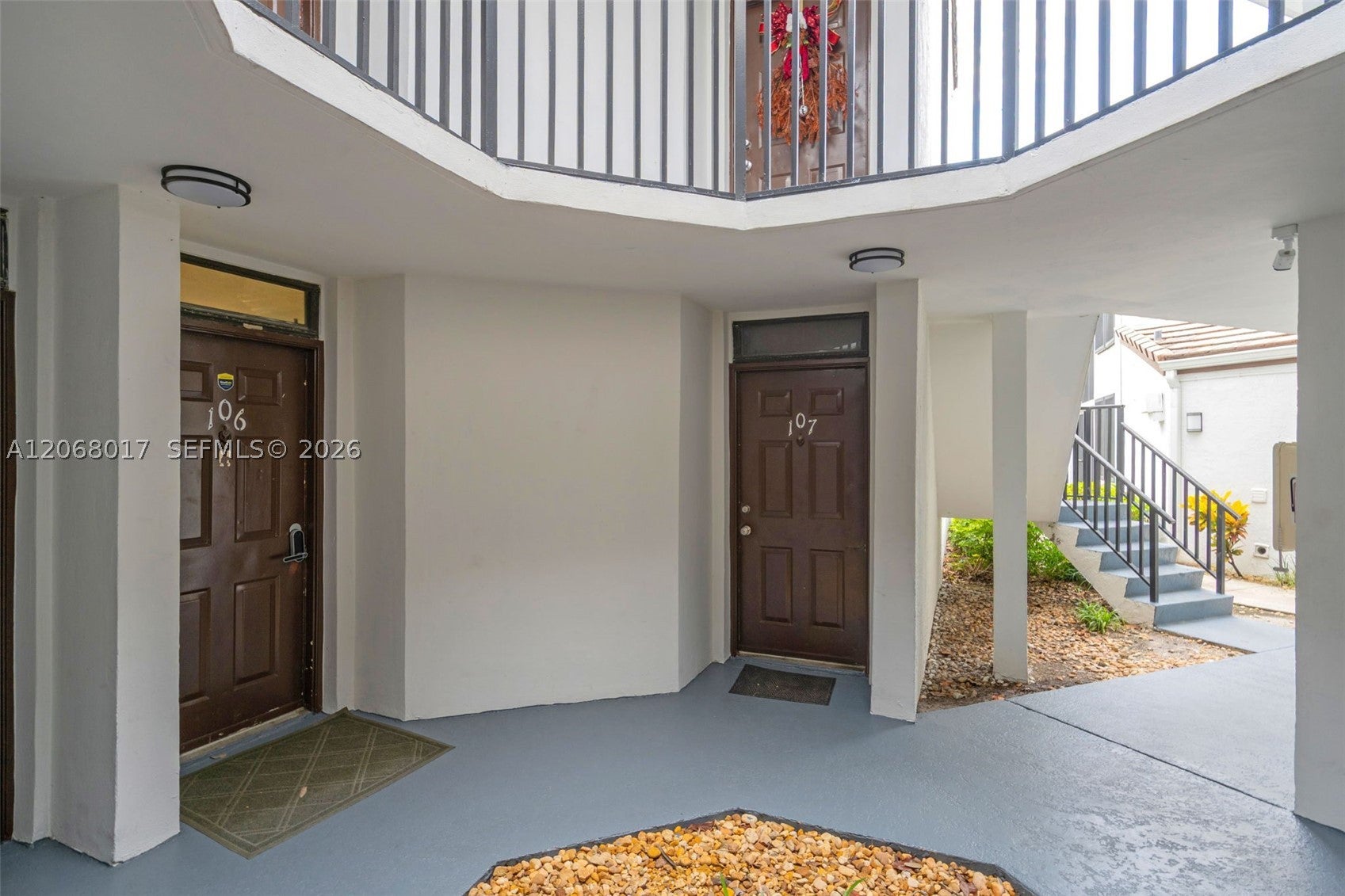 213 Lake Pointe Dr