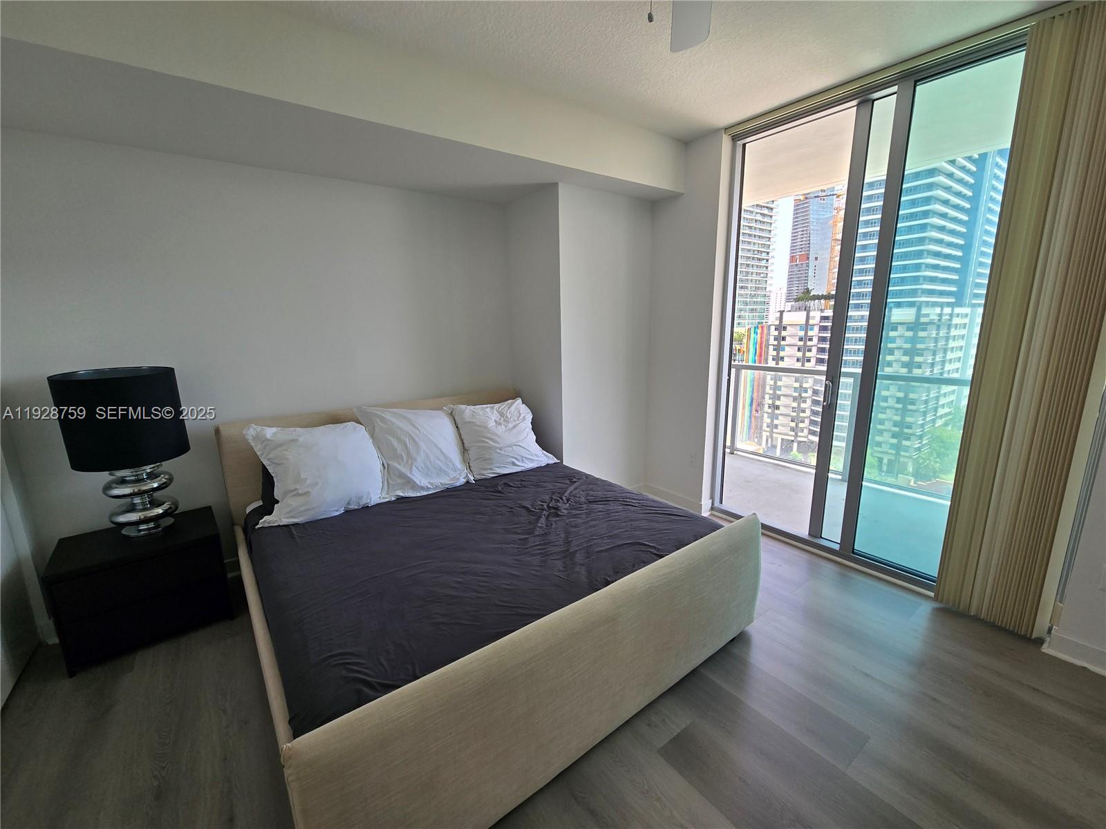 THE AXIS ON BRICKELL COND - Residential