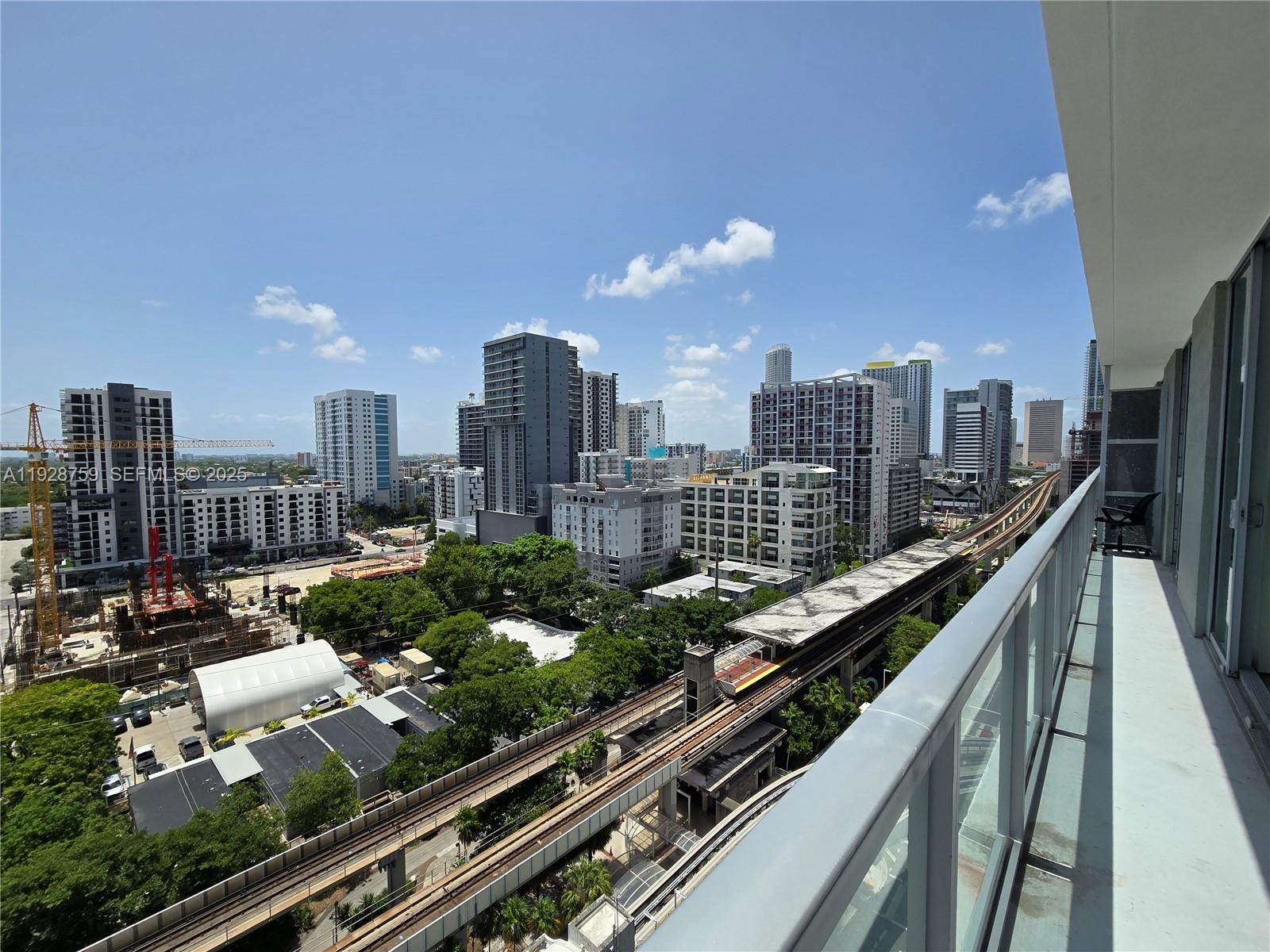 THE AXIS ON BRICKELL COND - Residential