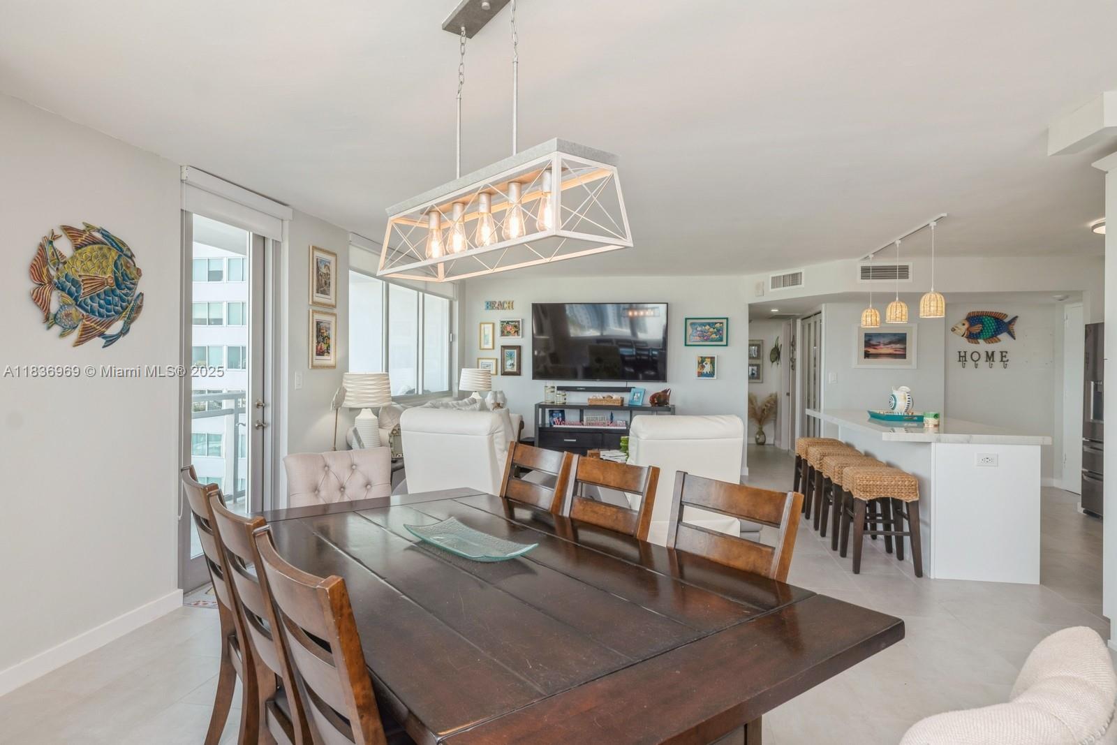 7135 Collins Ave 1125