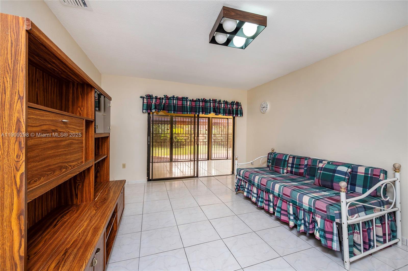 PAN AMERICAN SUB 1ST ADDN - Residential