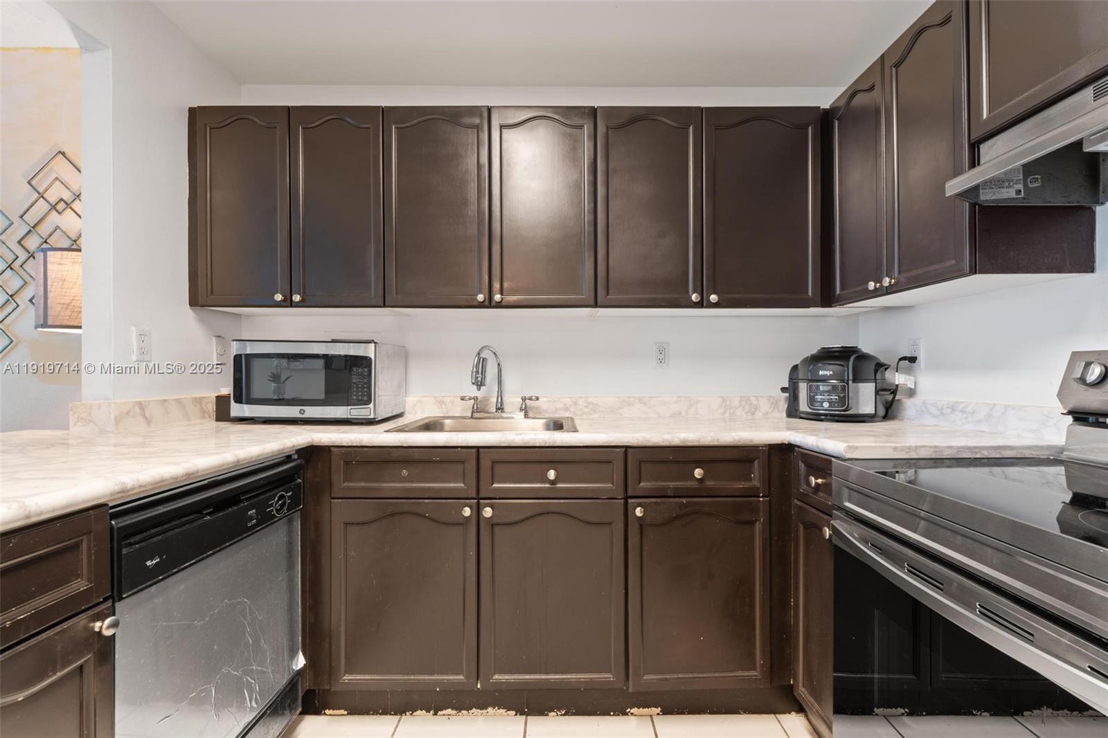 RONEY PALACE CONDO - Residential