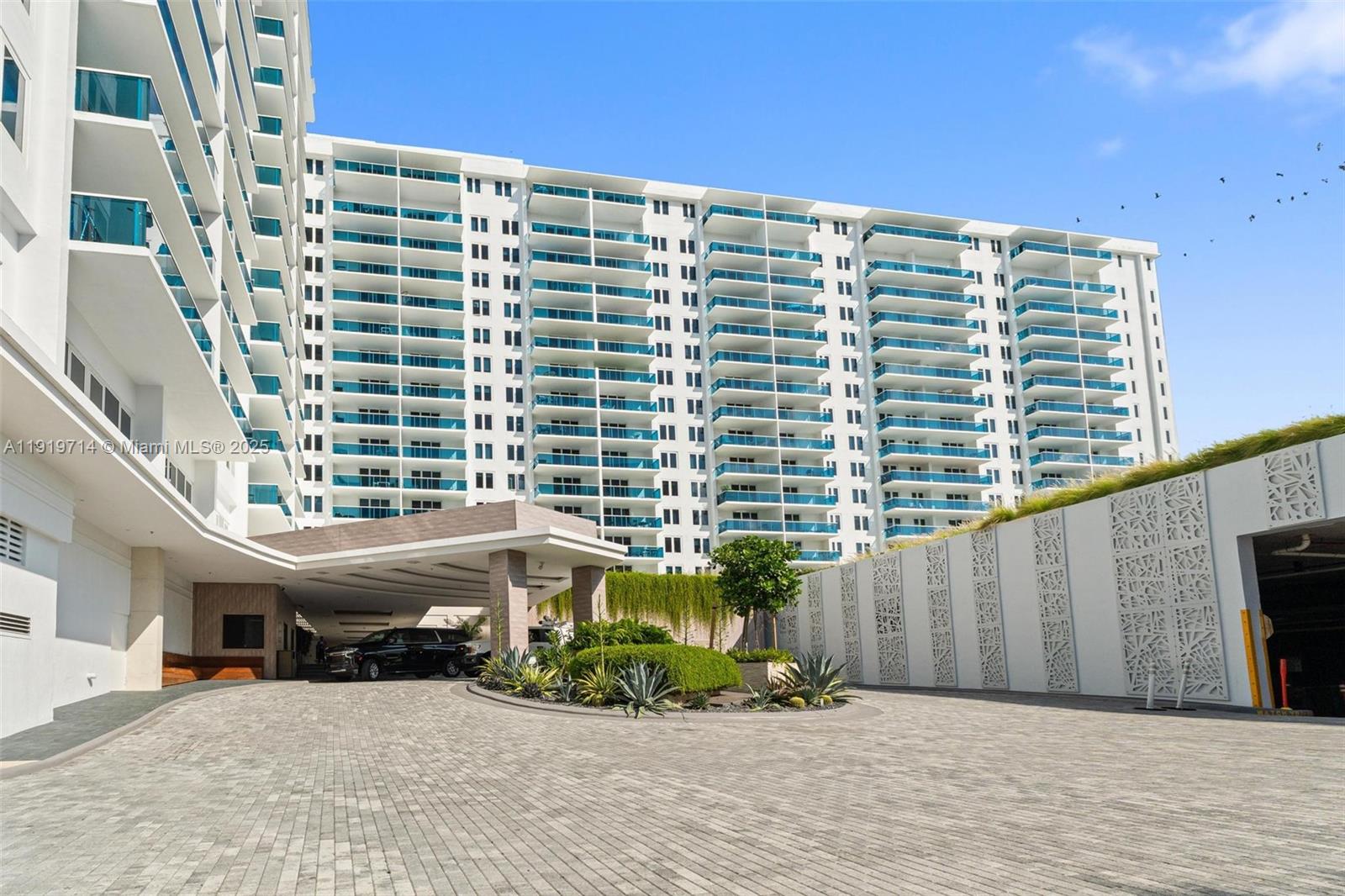 RONEY PALACE CONDO - Residential