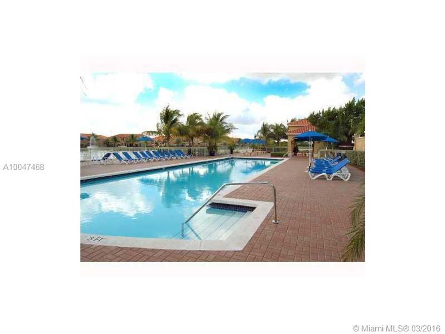 Nice Condo in The Courts. First Floor tile throughout. Close to main expressways, shopping and schools. Gated community.