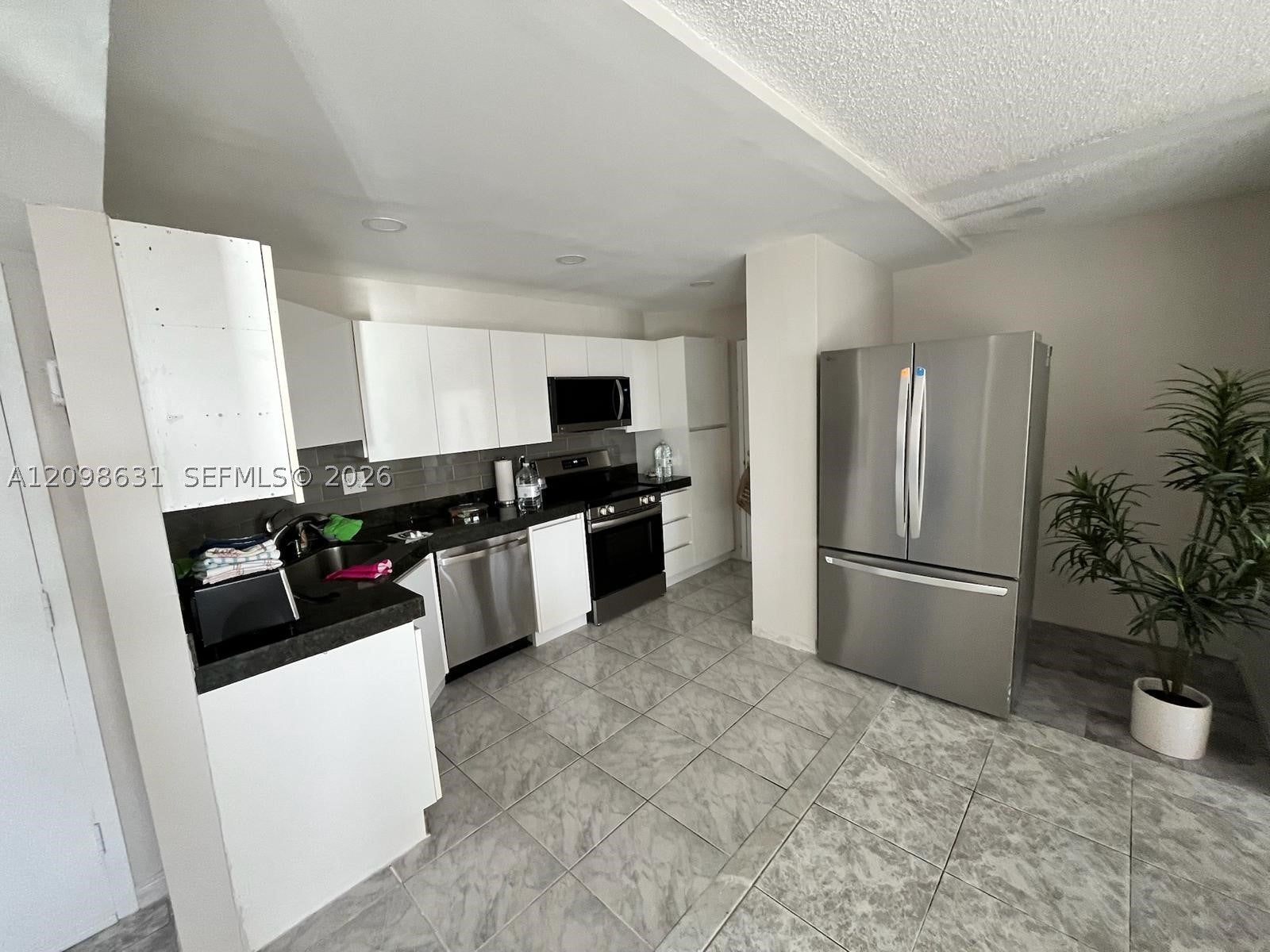 100 Golden Isles Dr 909