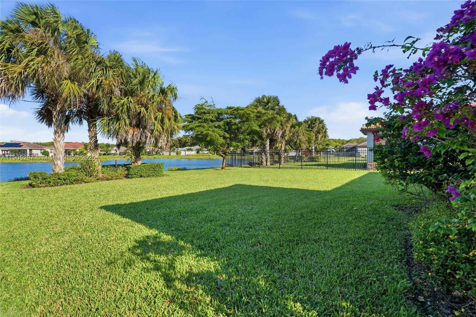 HAMPTON LAKES - Residential