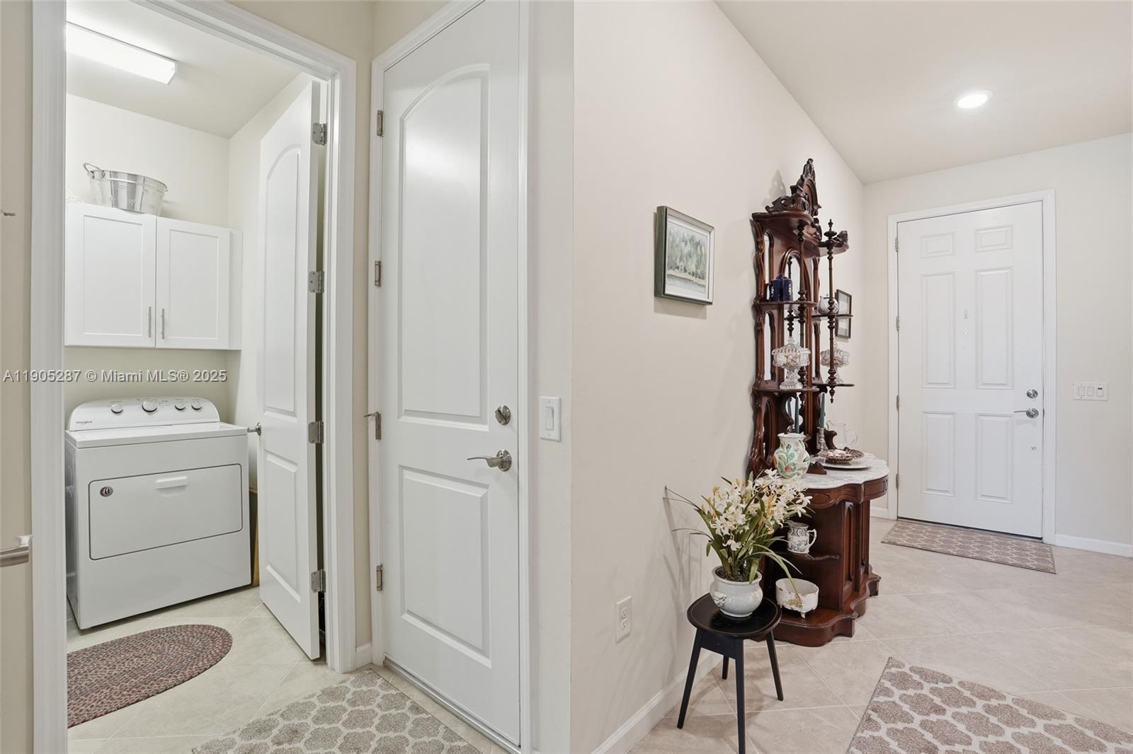 HAMPTON LAKES - Residential