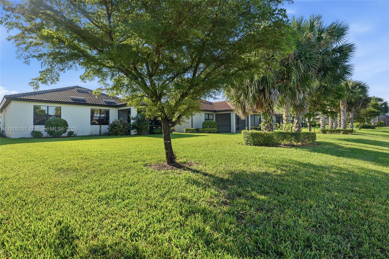 HAMPTON LAKES - Residential