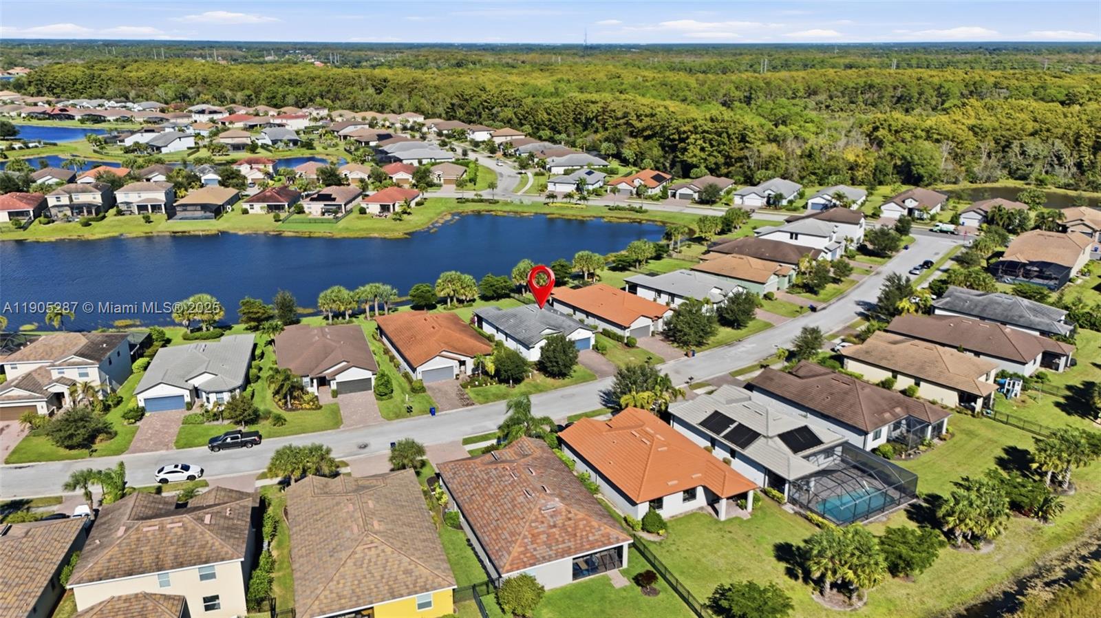 HAMPTON LAKES - Residential