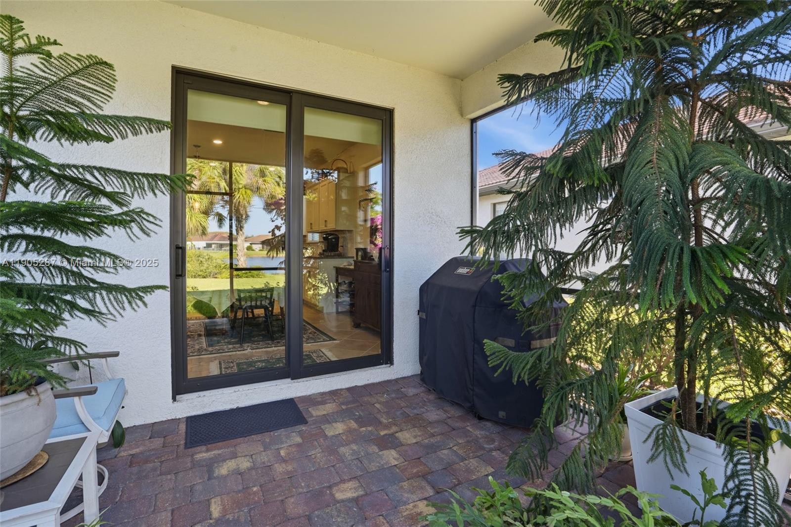 HAMPTON LAKES - Residential