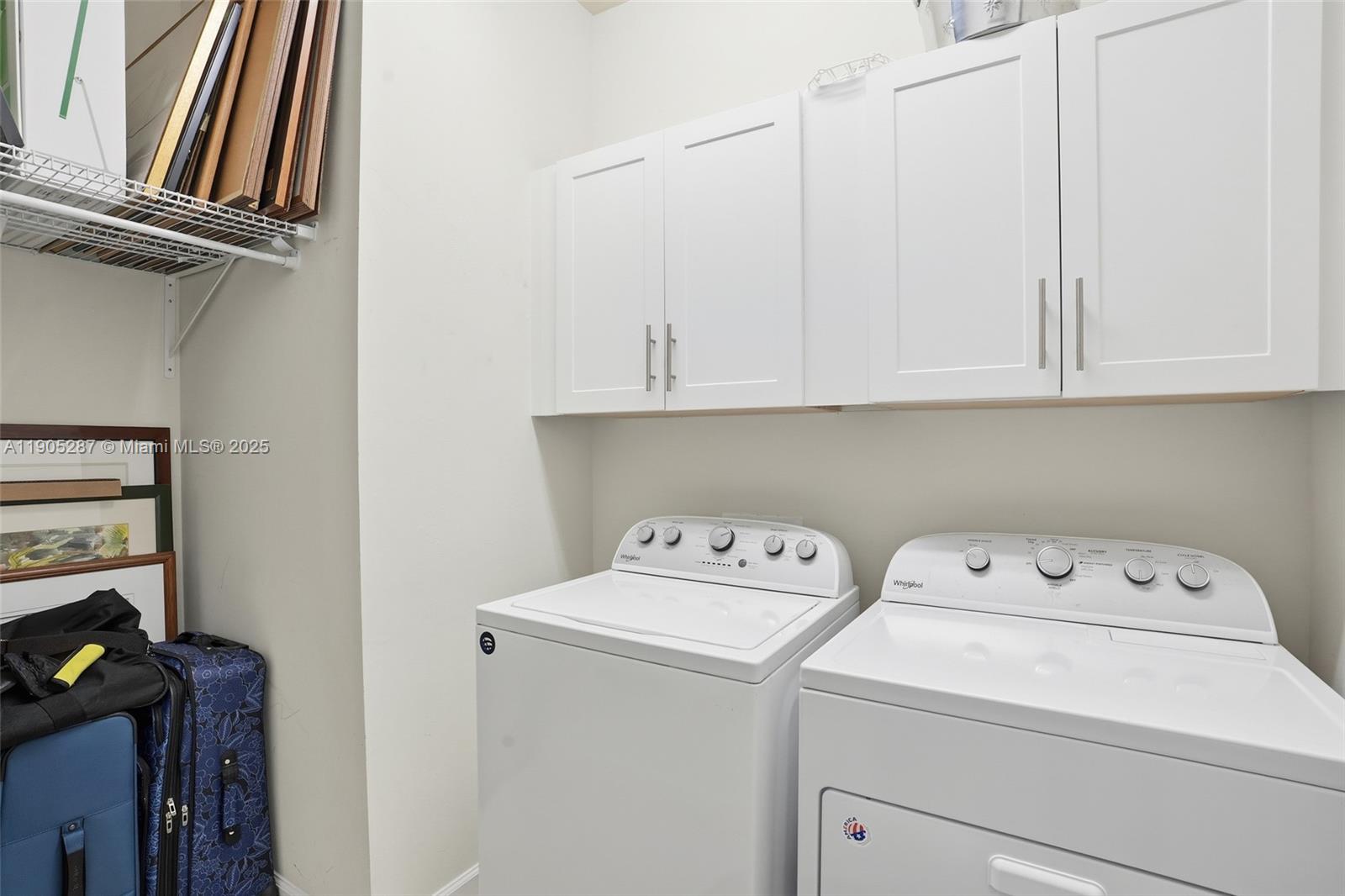 HAMPTON LAKES - Residential