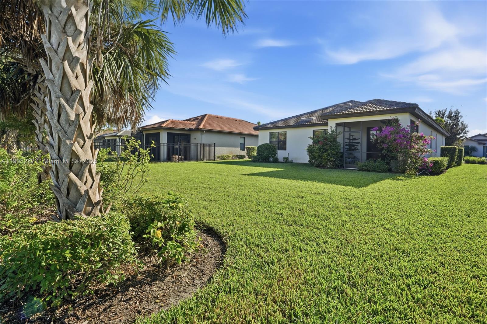 HAMPTON LAKES - Residential