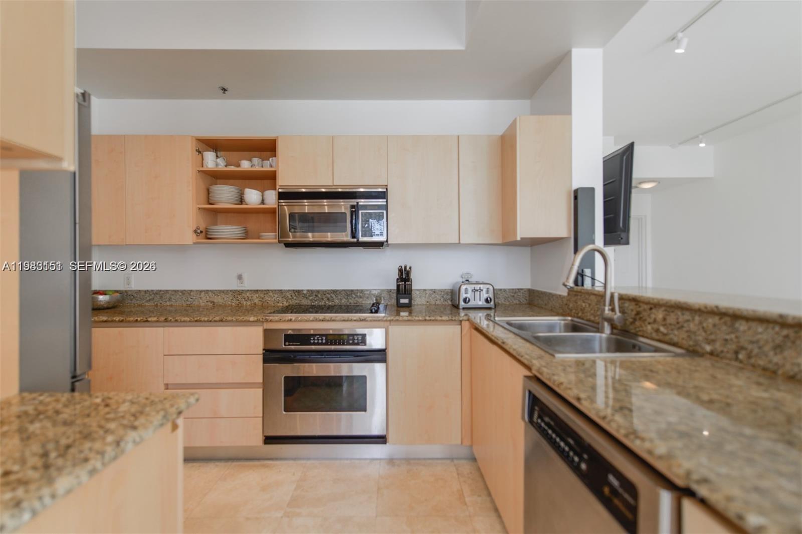 145 Jefferson Ave 445