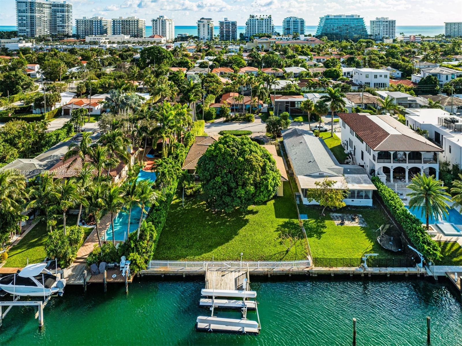 ALTOS DEL MAR #6 - Residential