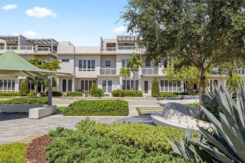 6308 NW 104th Path Doral FL 33178