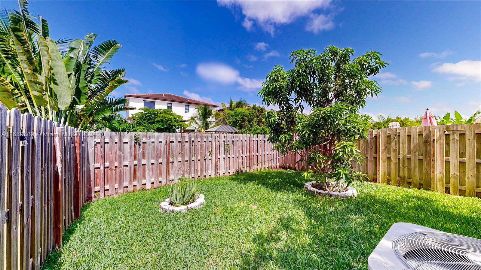 S ALLAPATTAH GARDENS - Residential
